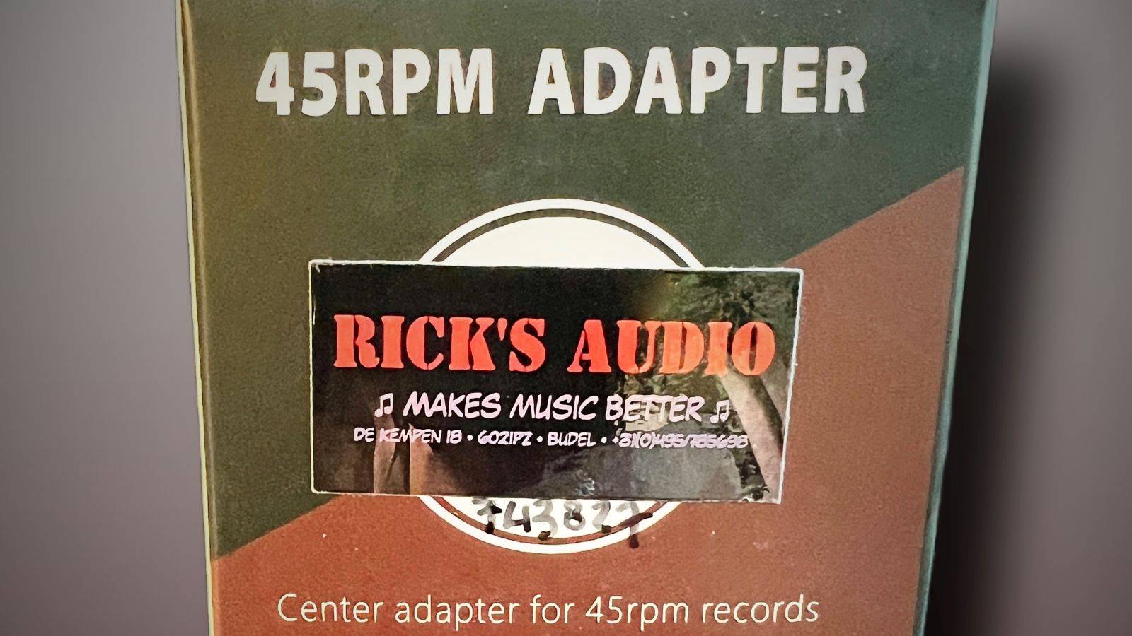 45 RPM adapter div. kleuren.