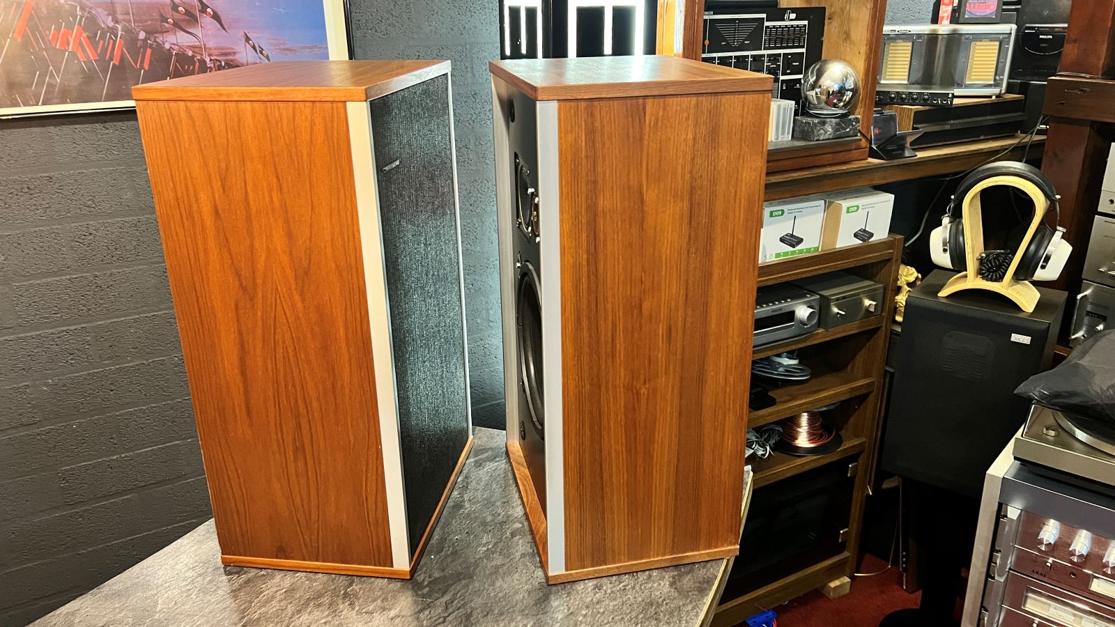 Vintage Tandberg TL-2520 speakers 