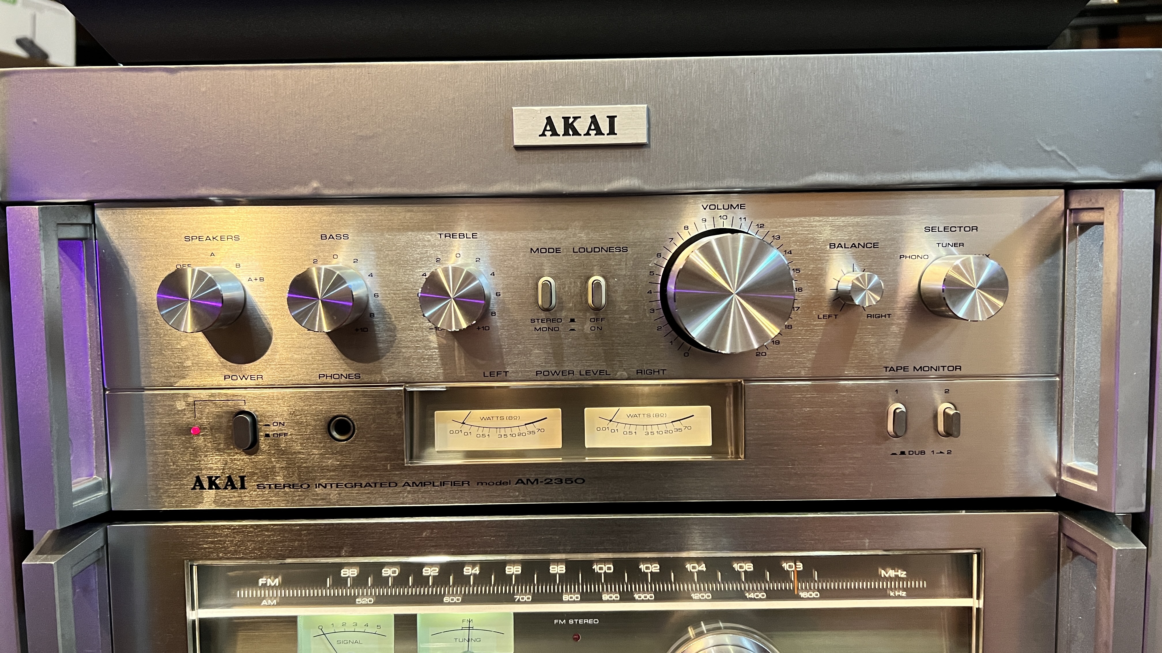 Akai ‘RACKHANDLE’ audio-set